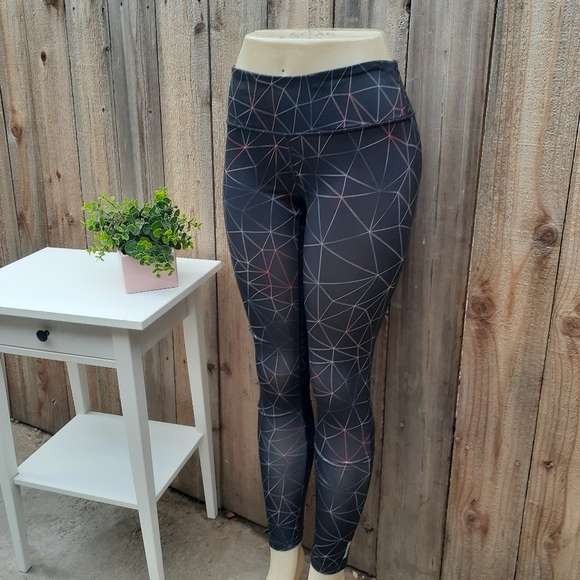 Women's Reebok Full Length Leggings Size Medium - Picture 3 of 7